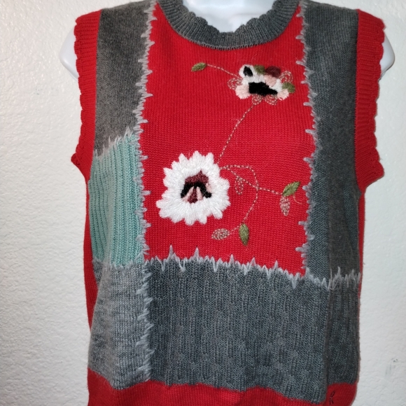 ROBERTA DI CAMERINO Sweater Vest Red Gray Flower Embroidery sz XS - Picture 5 of 16